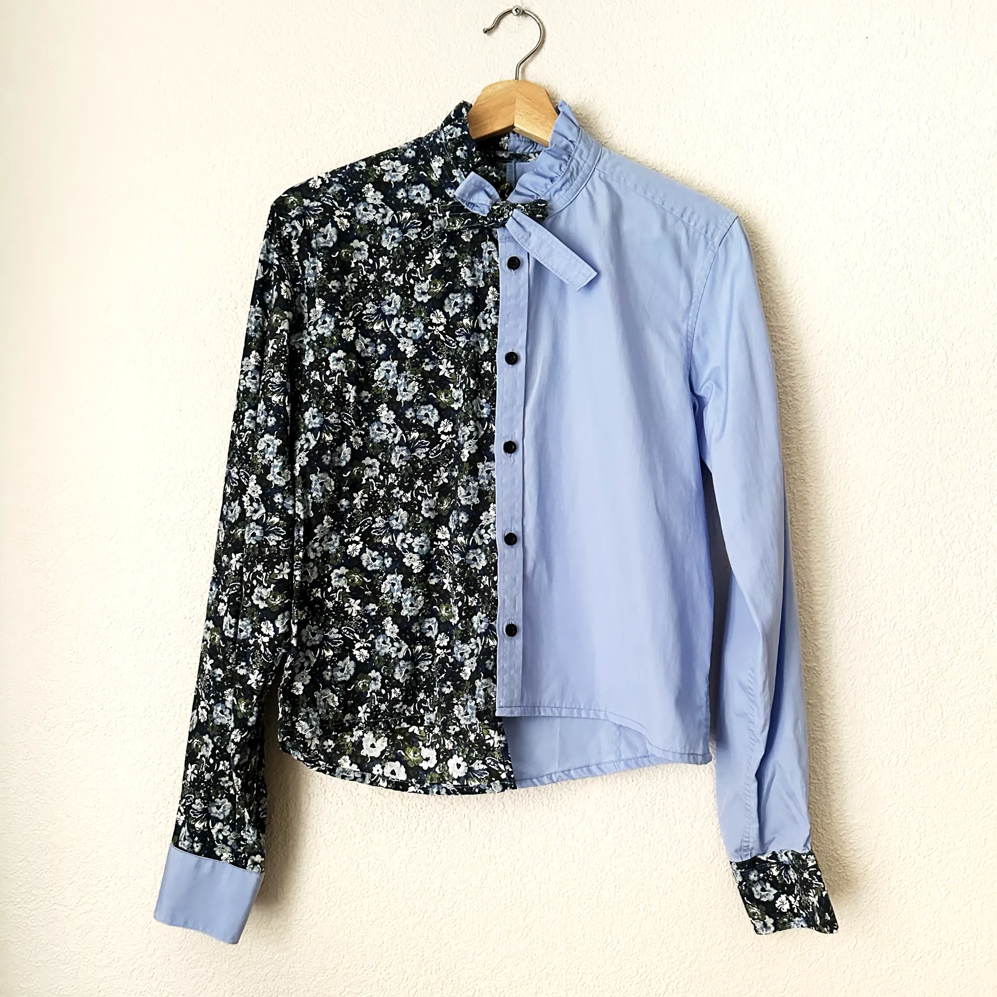 Contrasted Shirt Light Blue/flowers - Upcycled Shirt 33 - M, Cotton
