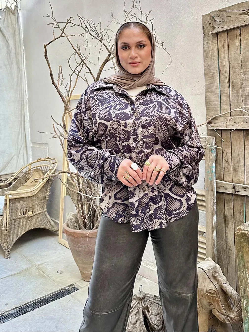 Satin Edge Shirt - Leocansa
