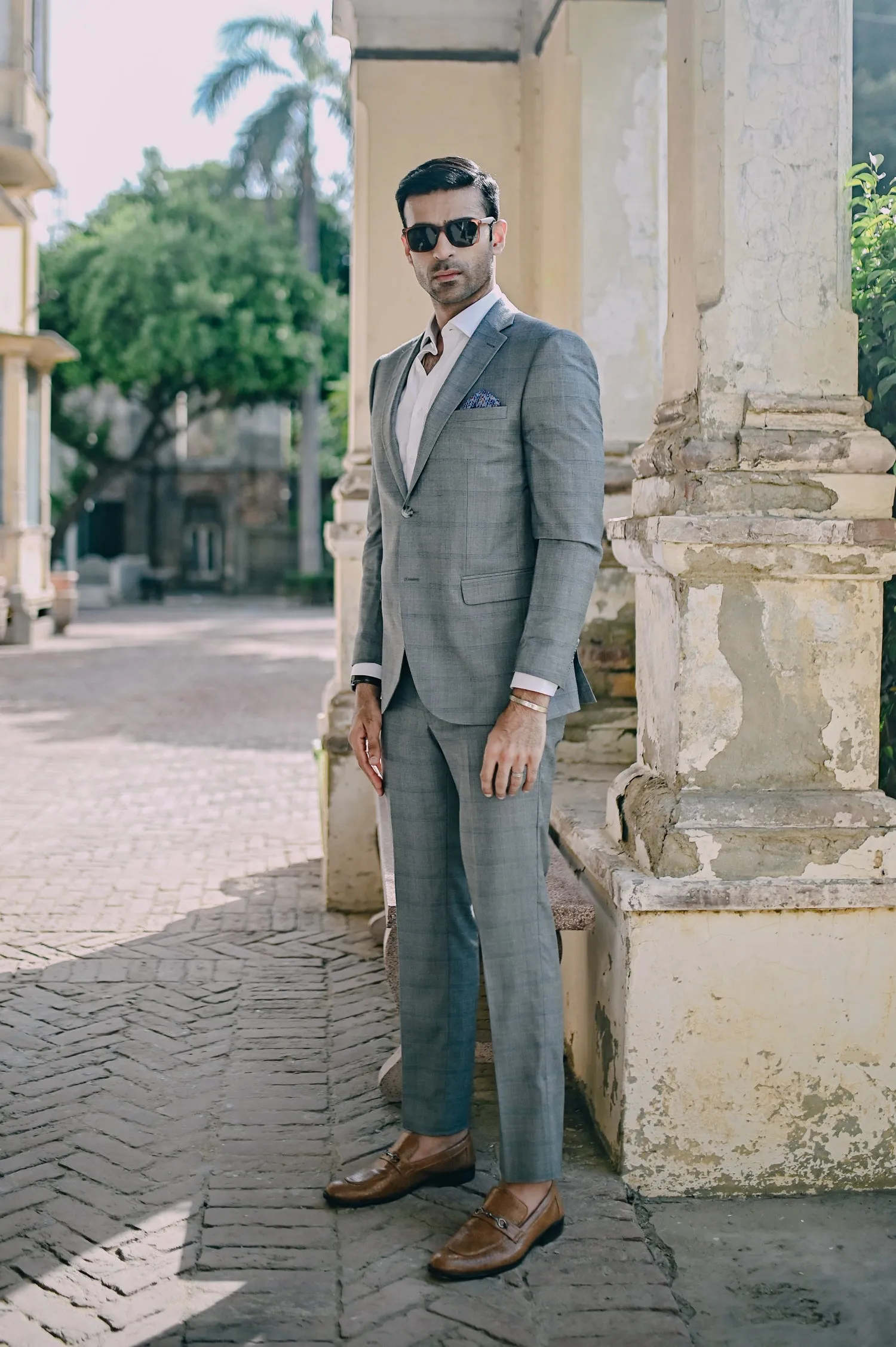 SHARP GREY CHECK